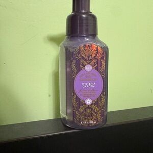 Bath & Body Works Wisteria Garden Hand Soap - Bridgerton Soap